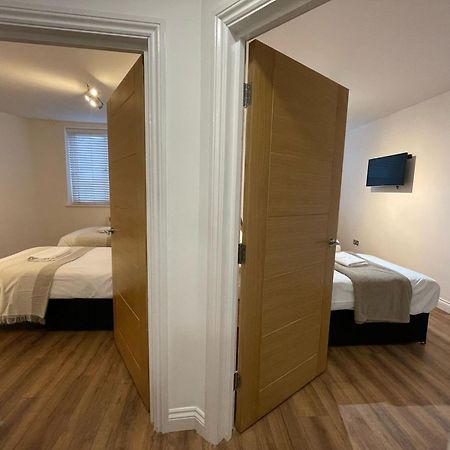 24-7 Secured City Centre Apartments With Free Underground Parking And Wifi Birmingham Luaran gambar