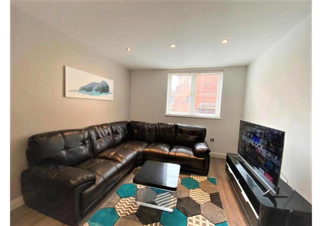 24-7 Secured City Centre Apartments With Free Underground Parking And Wifi Birmingham Luaran gambar