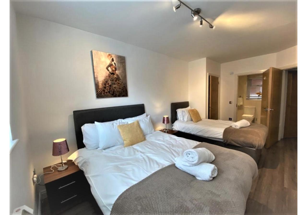 24-7 Secured City Centre Apartments With Free Underground Parking And Wifi Birmingham Luaran gambar