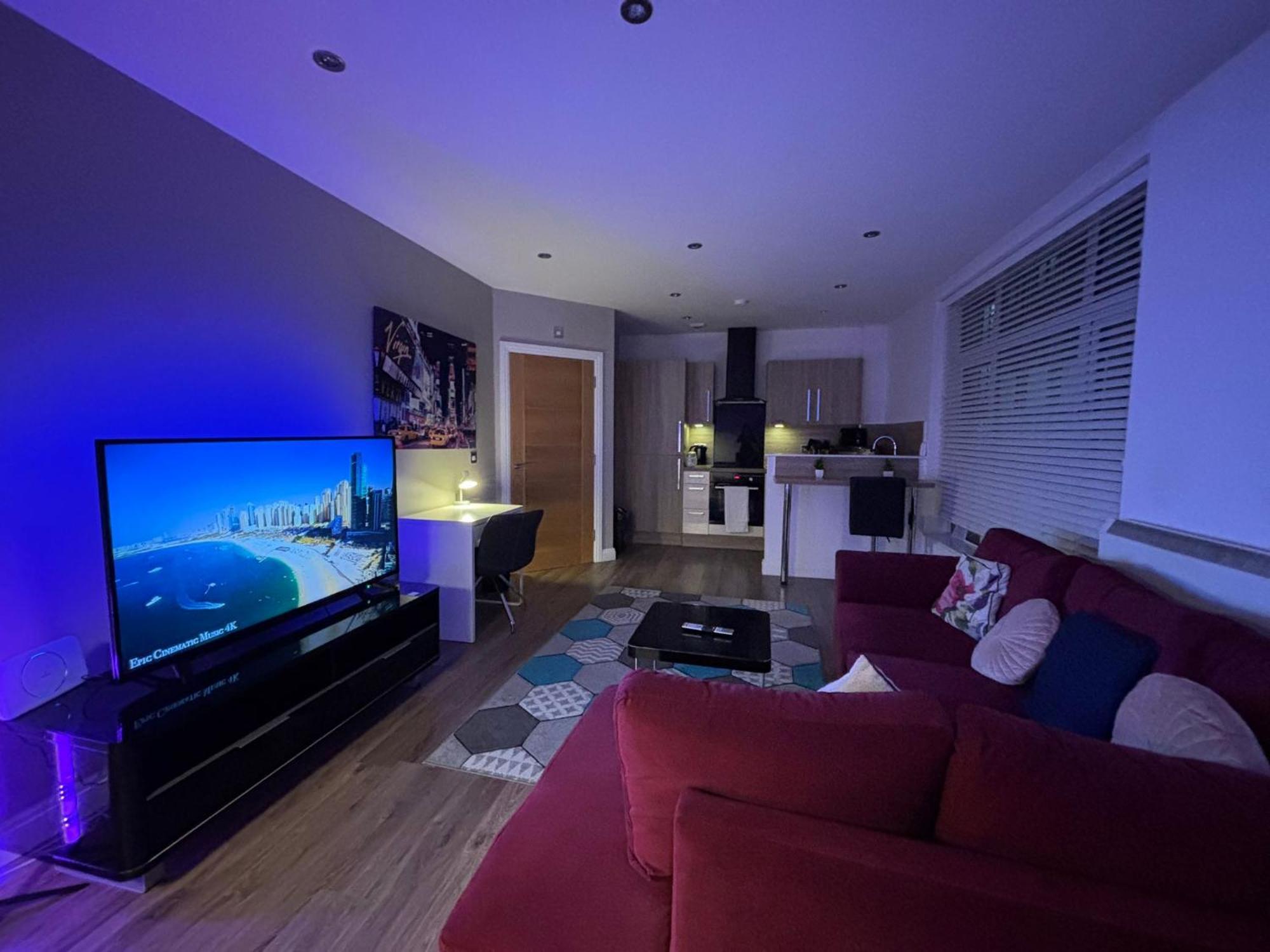 24-7 Secured City Centre Apartments With Free Underground Parking And Wifi Birmingham Luaran gambar