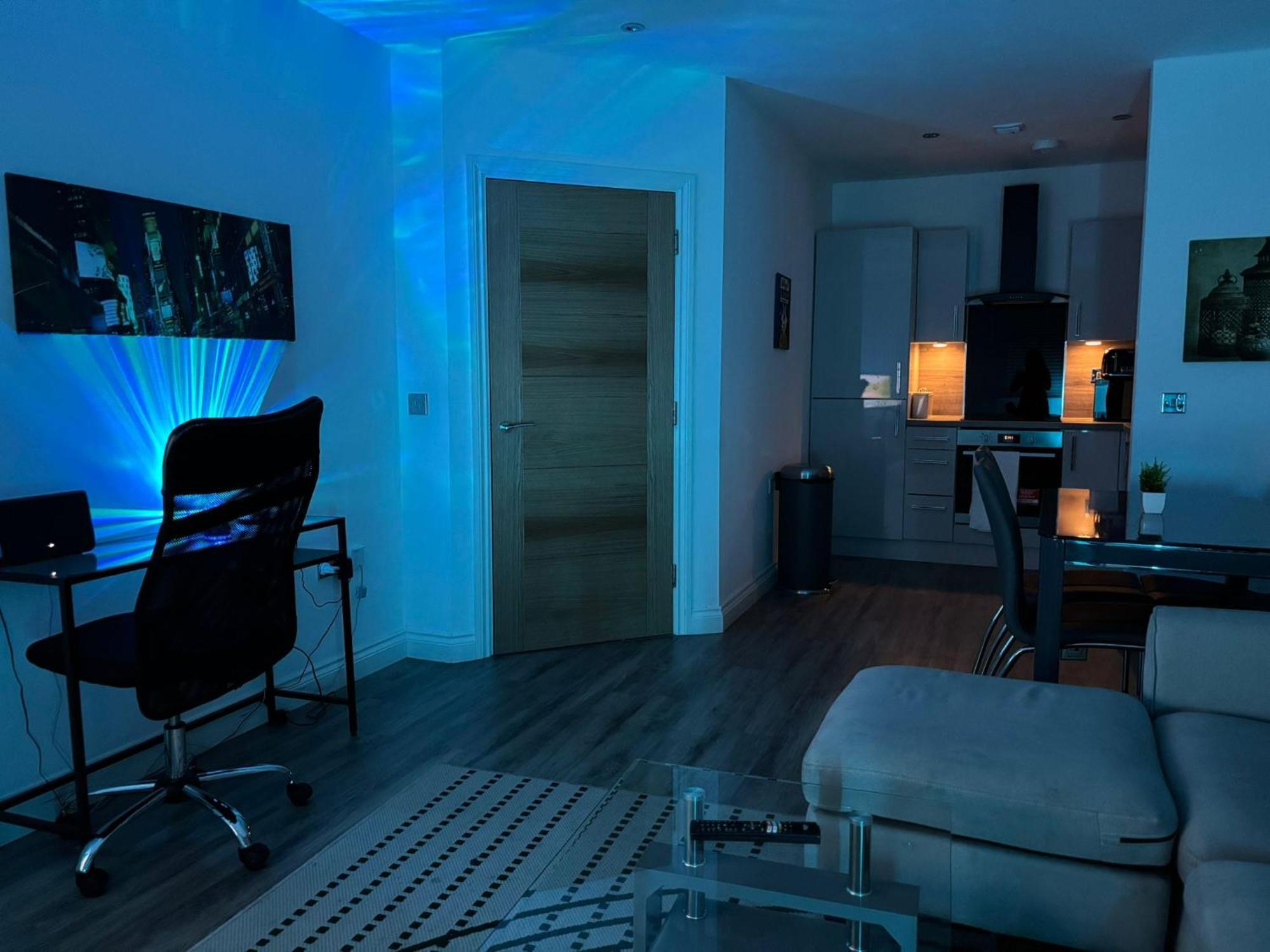 24-7 Secured City Centre Apartments With Free Underground Parking And Wifi Birmingham Luaran gambar