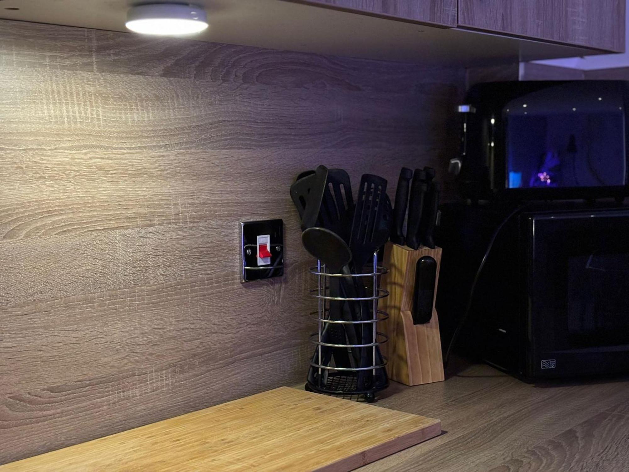 24-7 Secured City Centre Apartments With Free Underground Parking And Wifi Birmingham Luaran gambar