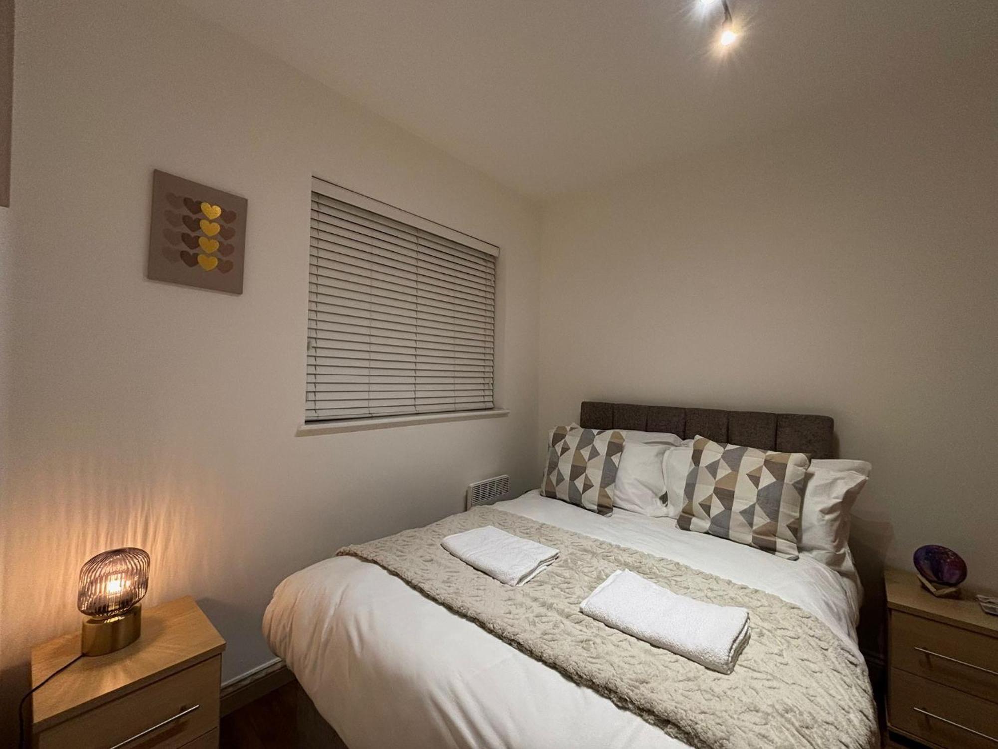 24-7 Secured City Centre Apartments With Free Underground Parking And Wifi Birmingham Luaran gambar