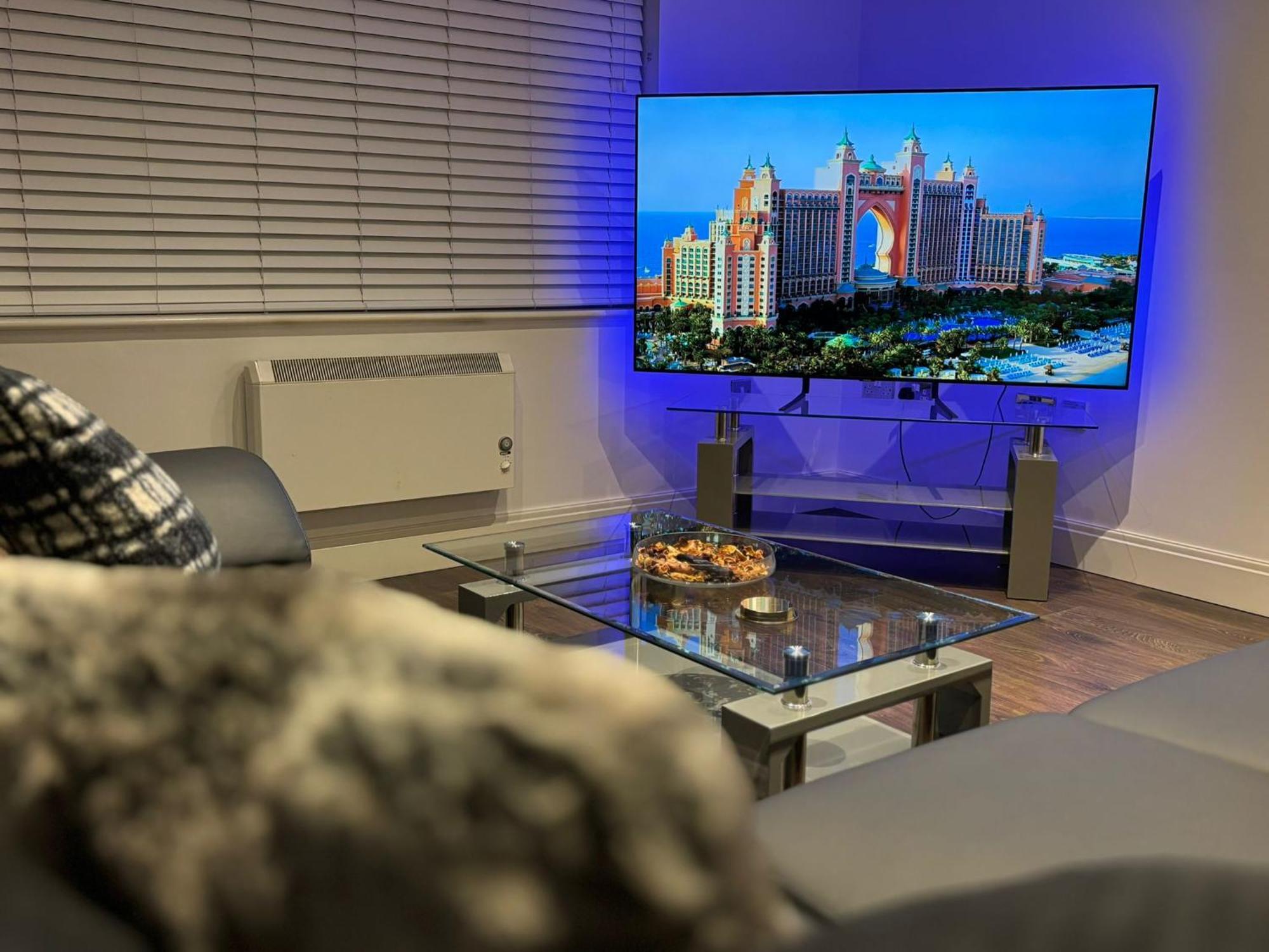 24-7 Secured City Centre Apartments With Free Underground Parking And Wifi Birmingham Luaran gambar