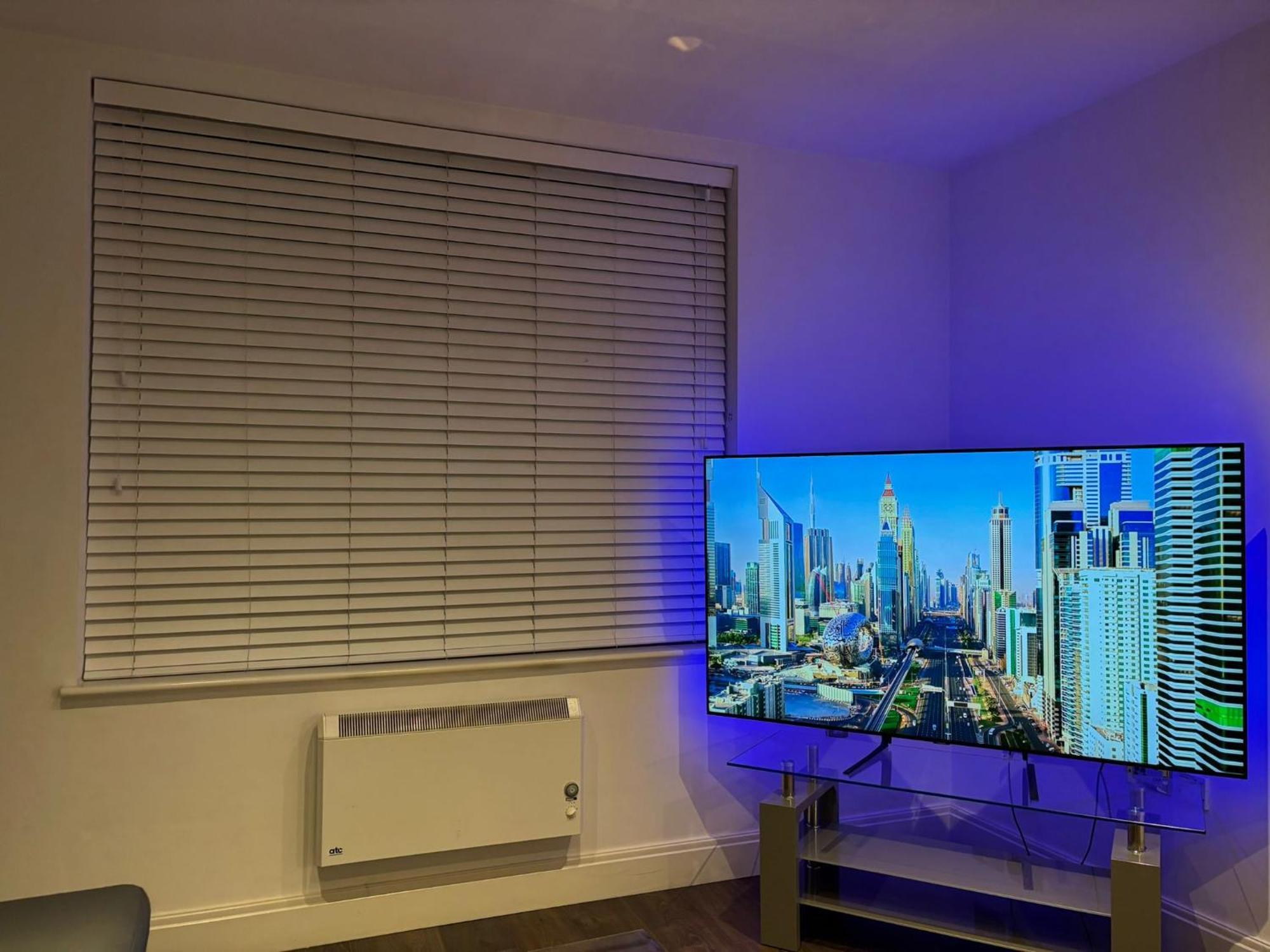 24-7 Secured City Centre Apartments With Free Underground Parking And Wifi Birmingham Luaran gambar