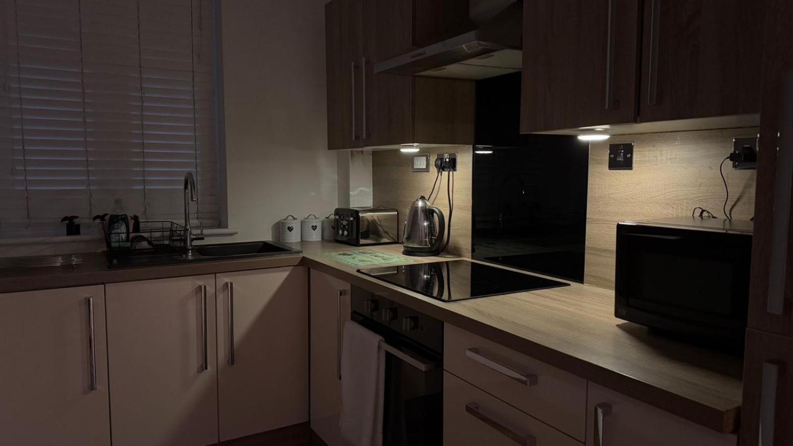 24-7 Secured City Centre Apartments With Free Underground Parking And Wifi Birmingham Luaran gambar