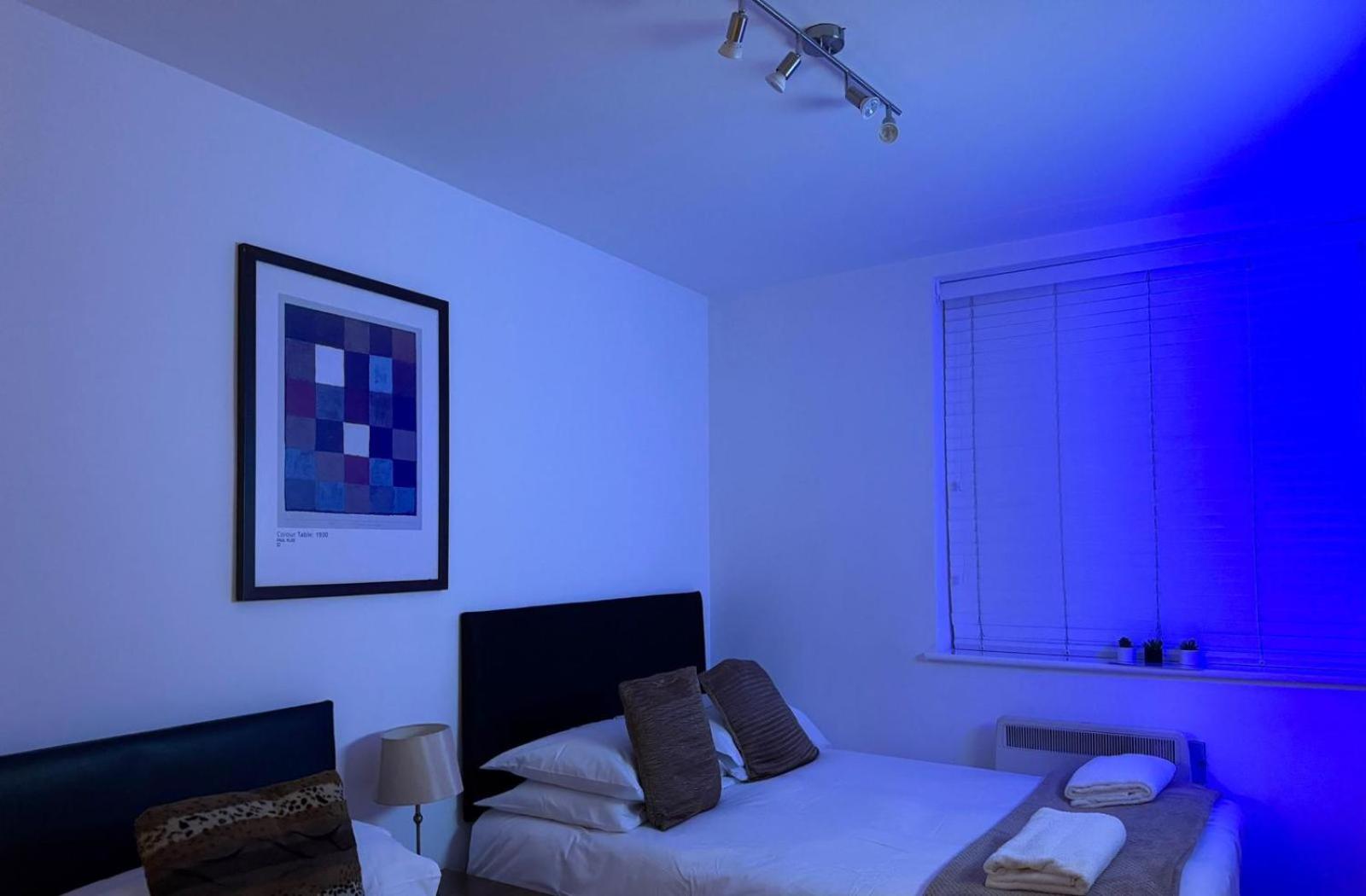 24-7 Secured City Centre Apartments With Free Underground Parking And Wifi Birmingham Luaran gambar