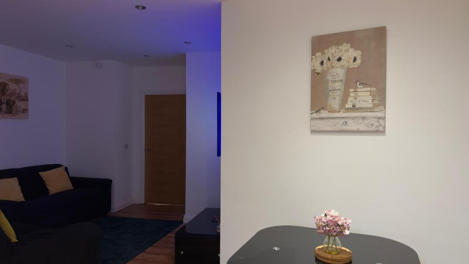 24-7 Secured City Centre Apartments With Free Underground Parking And Wifi Birmingham Luaran gambar