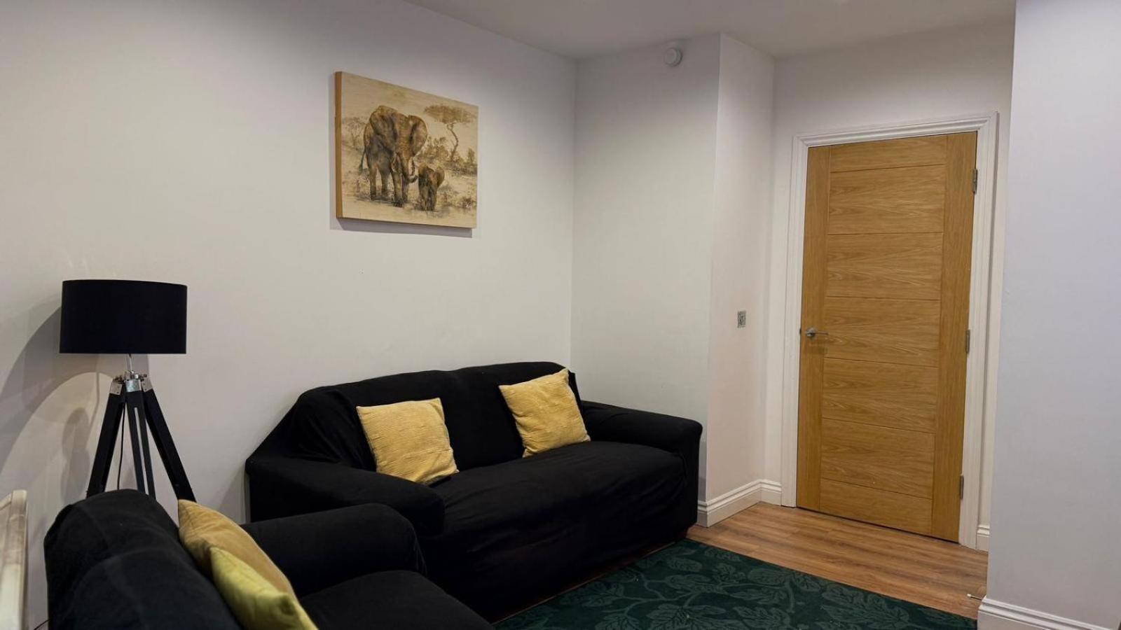 24-7 Secured City Centre Apartments With Free Underground Parking And Wifi Birmingham Luaran gambar